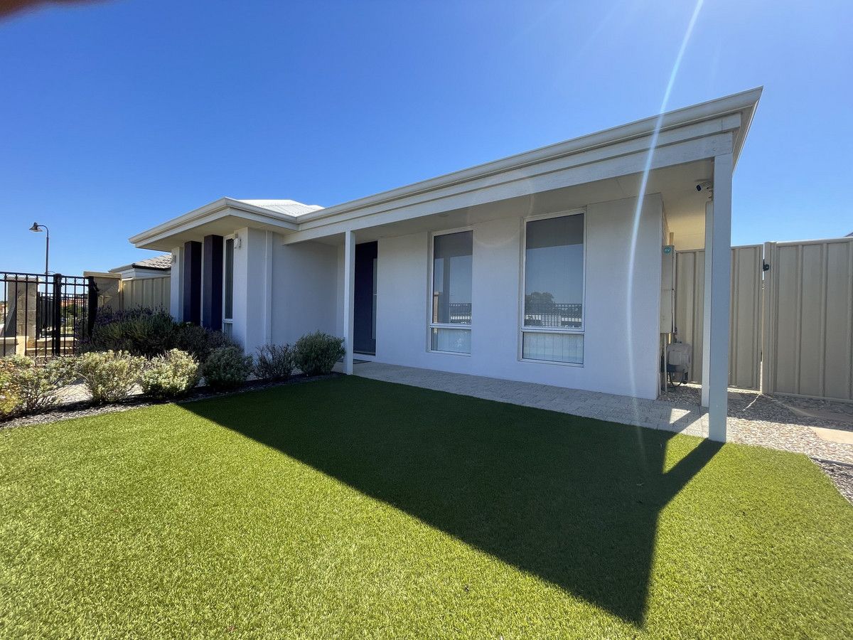 3 bedrooms House in 8 Ashwood Parkway LAKELANDS WA, 6180