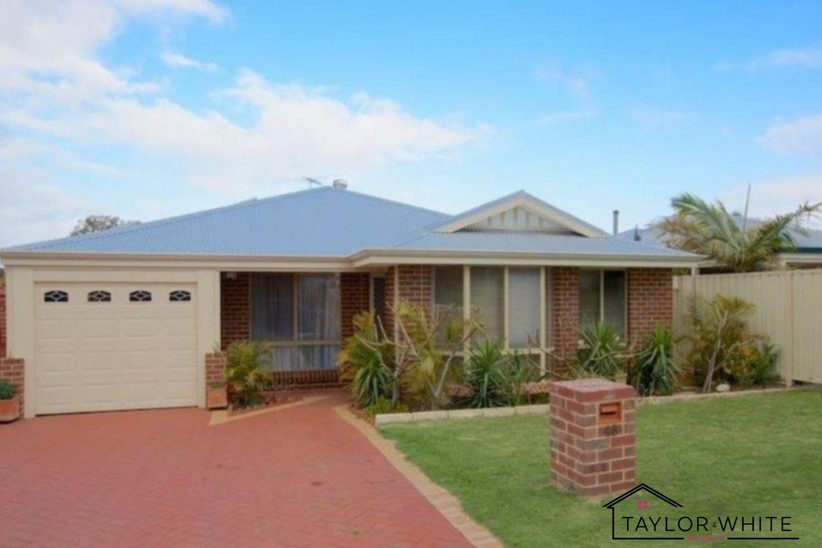 4 bedrooms House in 48 Renshaw Boulevard CLARKSON WA, 6030