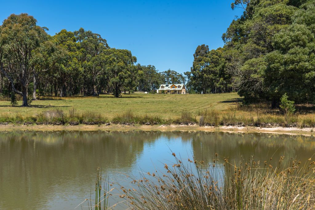 1 Kelletts Track, Ashbourne VIC 3442, Image 2