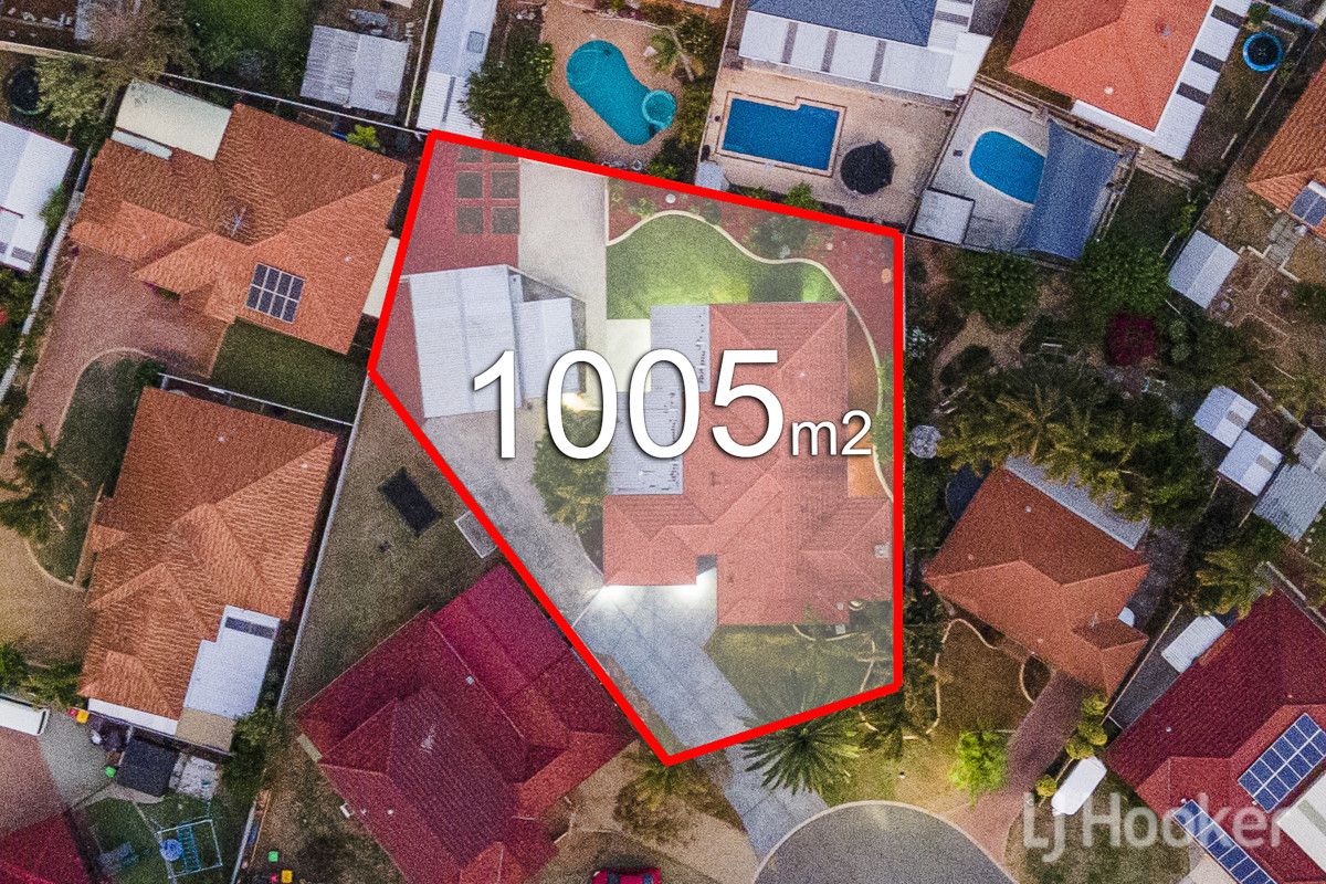 4 bedrooms House in 24 Daintree Court MERRIWA WA, 6030