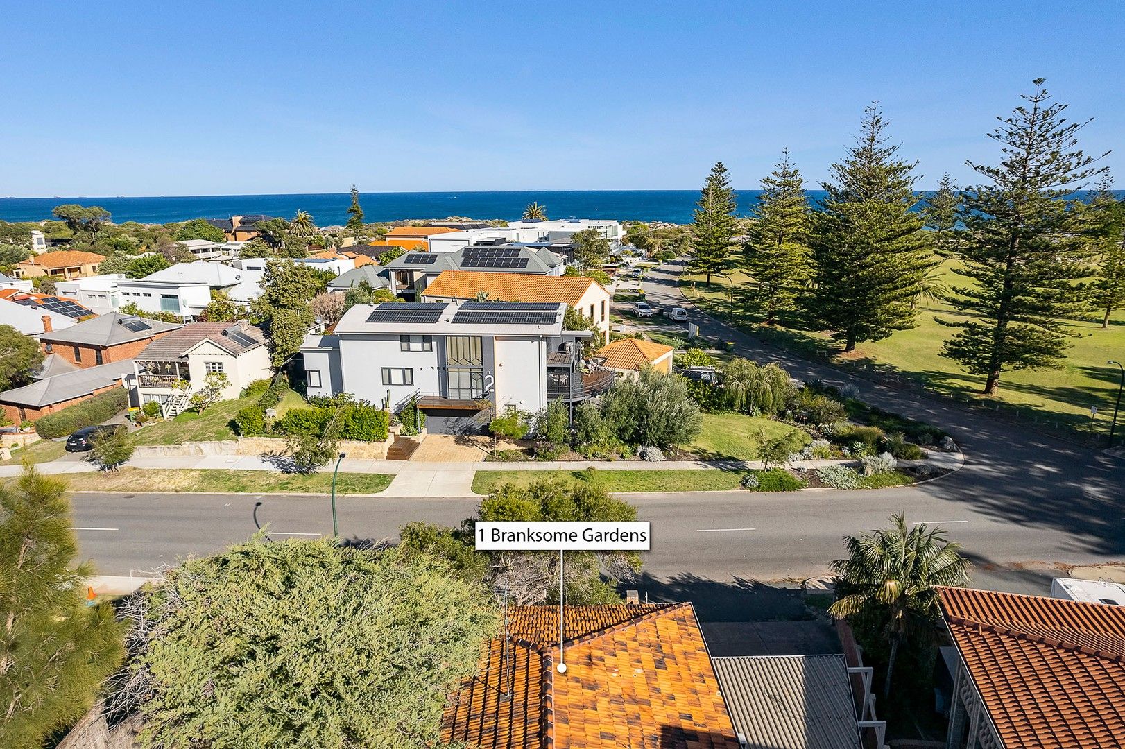 4 bedrooms House in 1 Branksome Gardens CITY BEACH WA, 6015