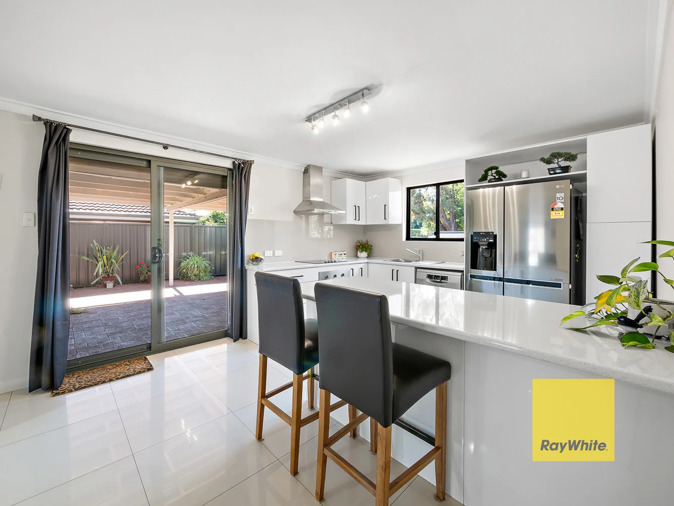 Primary image of 15 Helena Crescent, Thornlie WA 6108