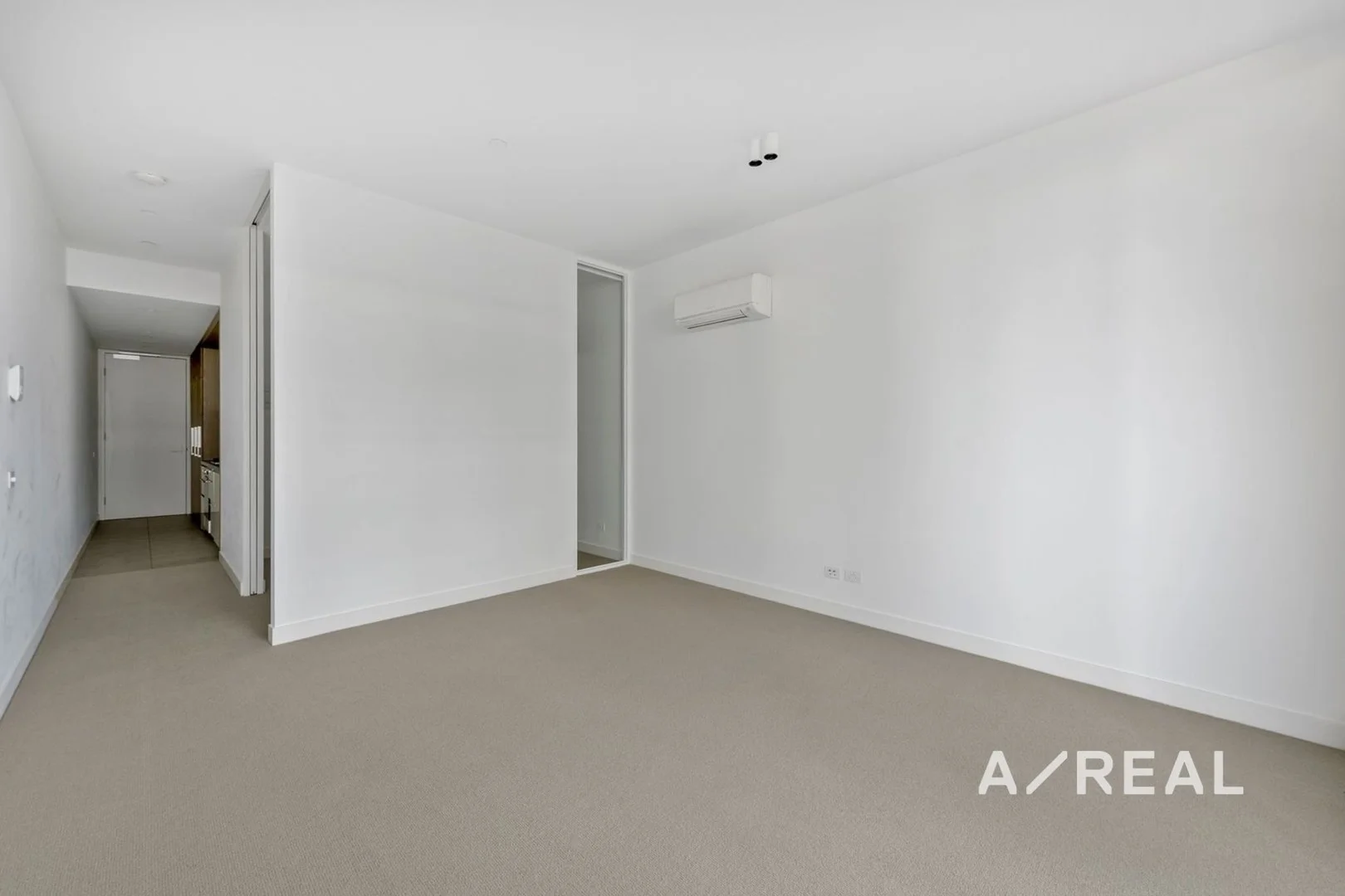 711/74 Queens Road, Melbourne VIC 3004