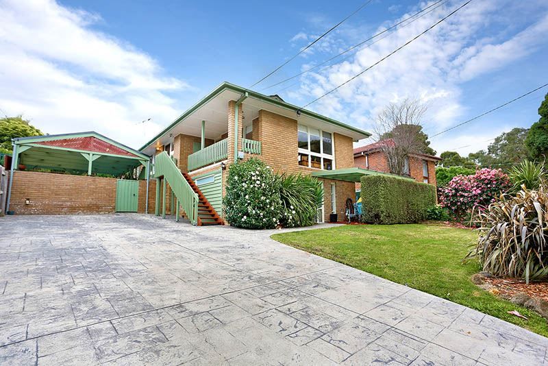 4 bedrooms House in 13 Dalroy Crescent VERMONT SOUTH VIC, 3133