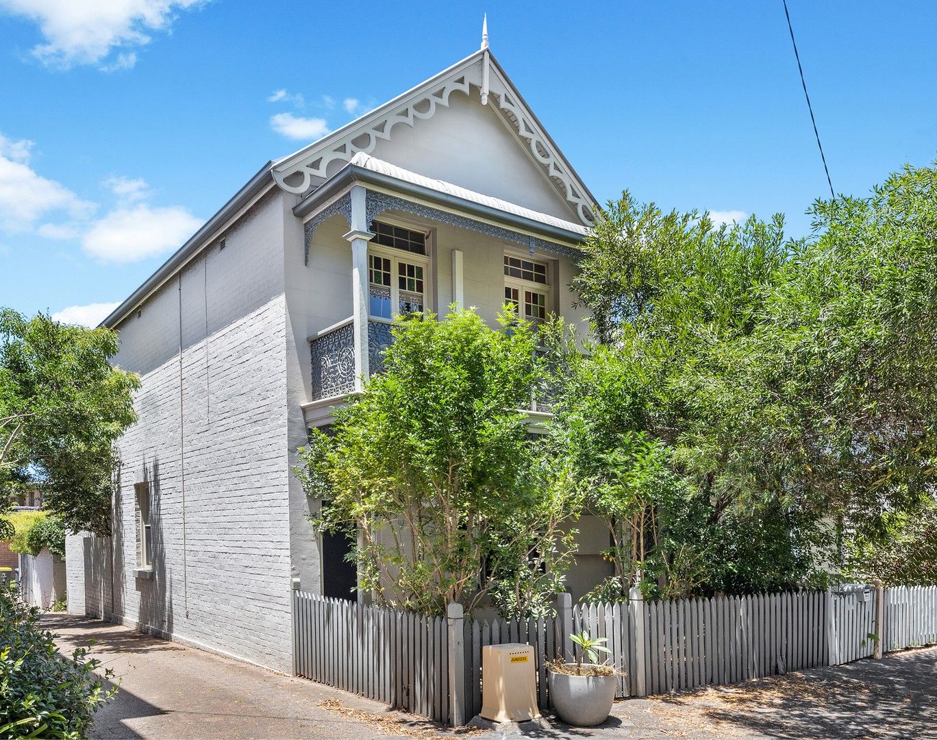 2 bedrooms House in 9 Corlette St COOKS HILL NSW, 2300