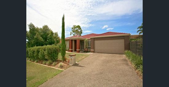 6 bedrooms House in 8 Lochno Close PARKINSON QLD, 4115