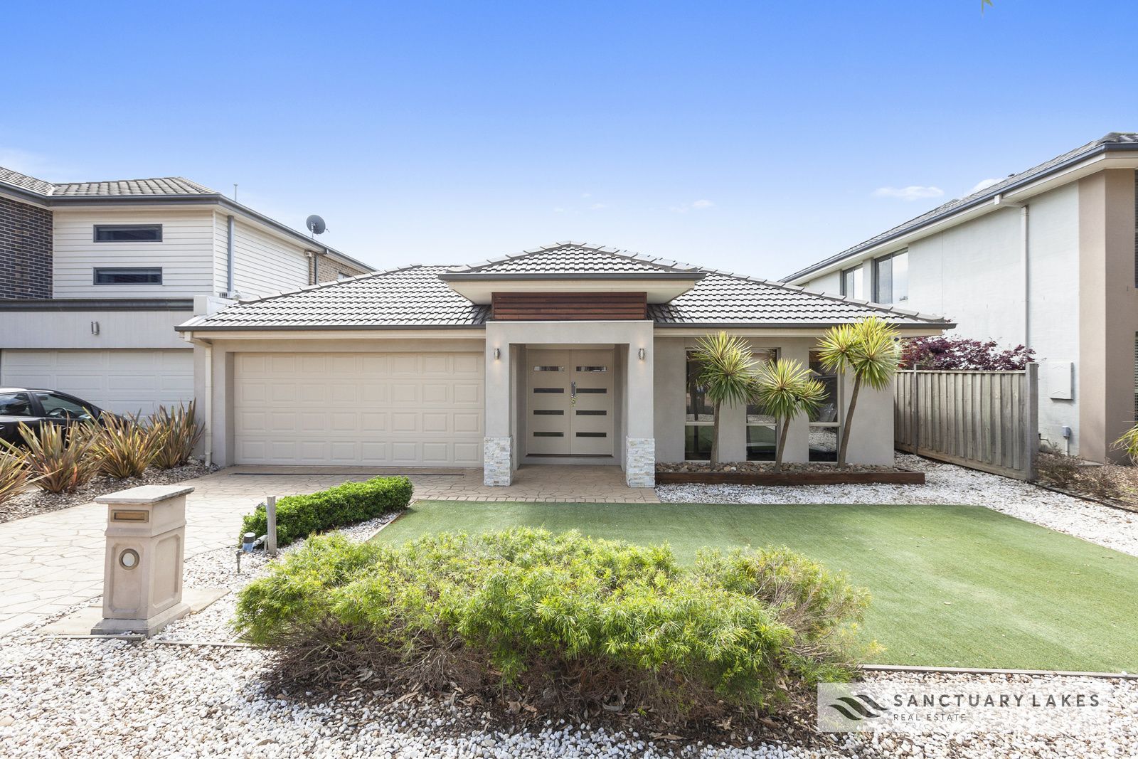 17 Middle Park Drive, Sanctuary Lakes VIC 3030, Image 0