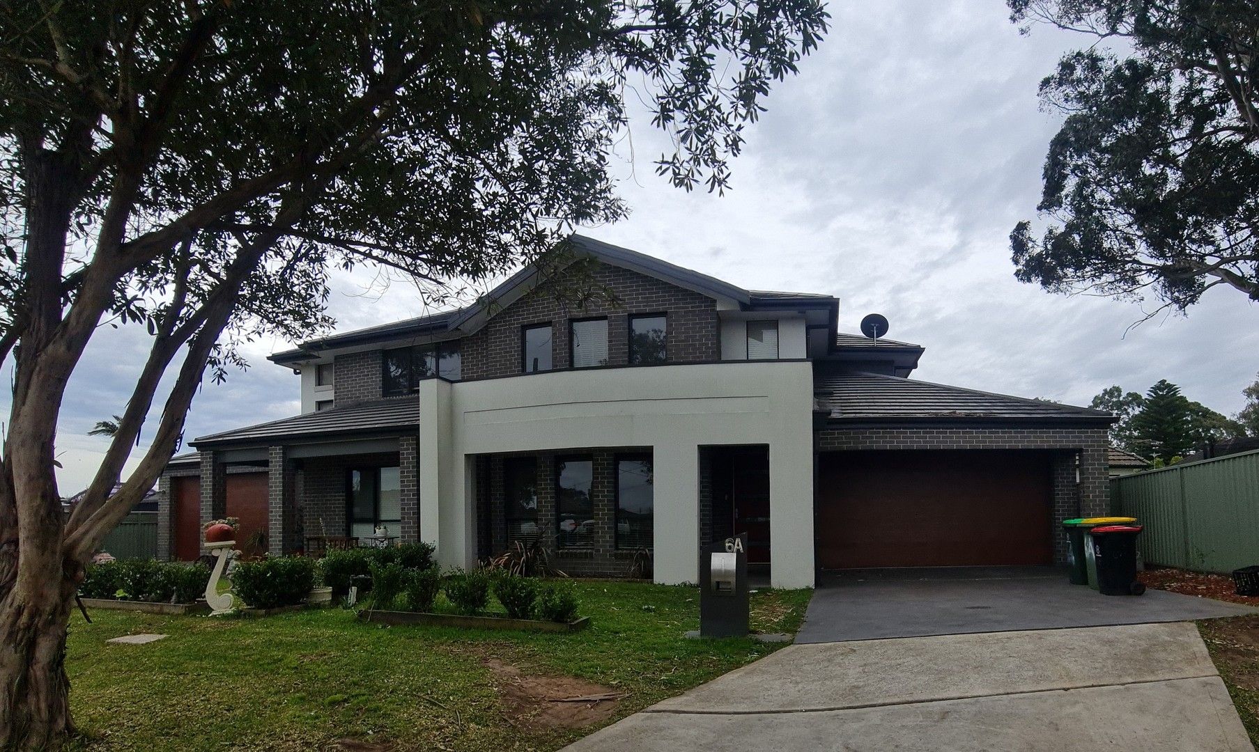 6a Erica Crescent, Georges Hall NSW 2198, Image 0