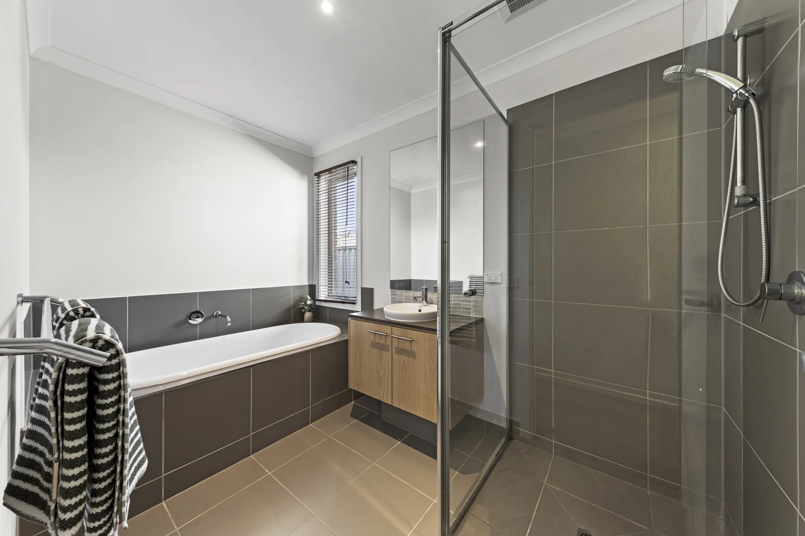 Additional image 18 of 4 Farmdale Road, Pakenham VIC 3810