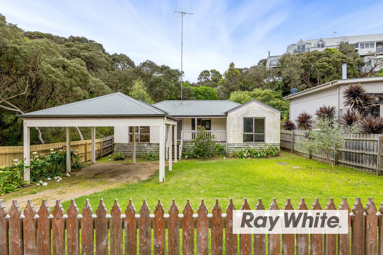 3 bedrooms House in 16 Mannana Street RYE VIC, 3941