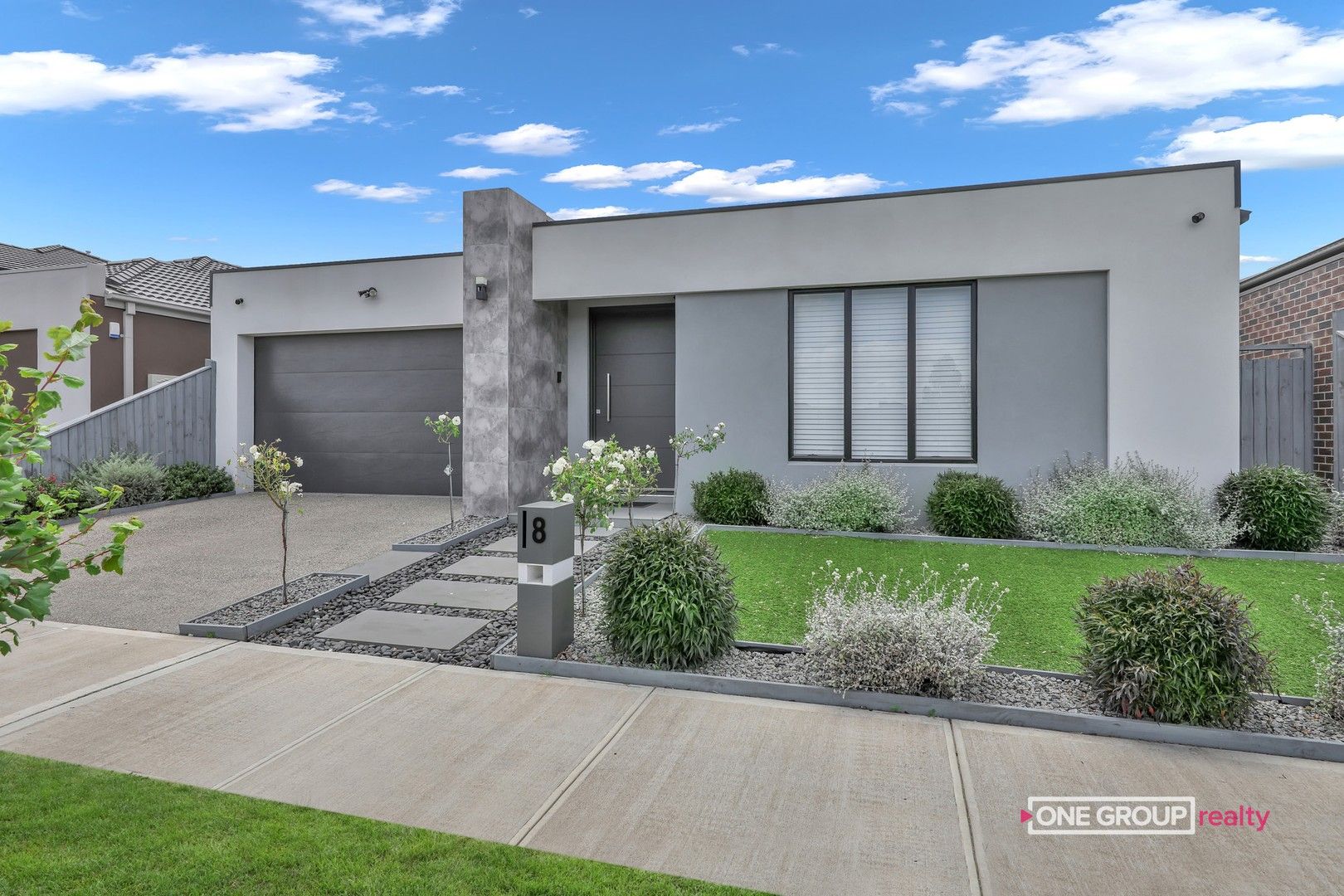 4 bedrooms House in 8 Picardy Way WOLLERT VIC, 3750