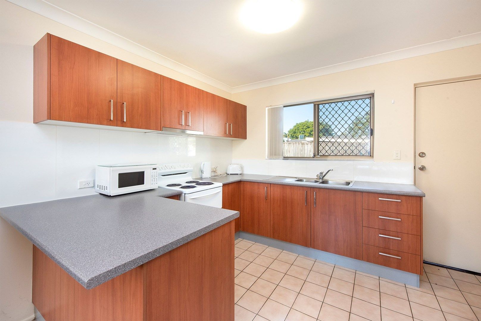 6/13 Caloma Street, Underwood QLD 4119, Image 2