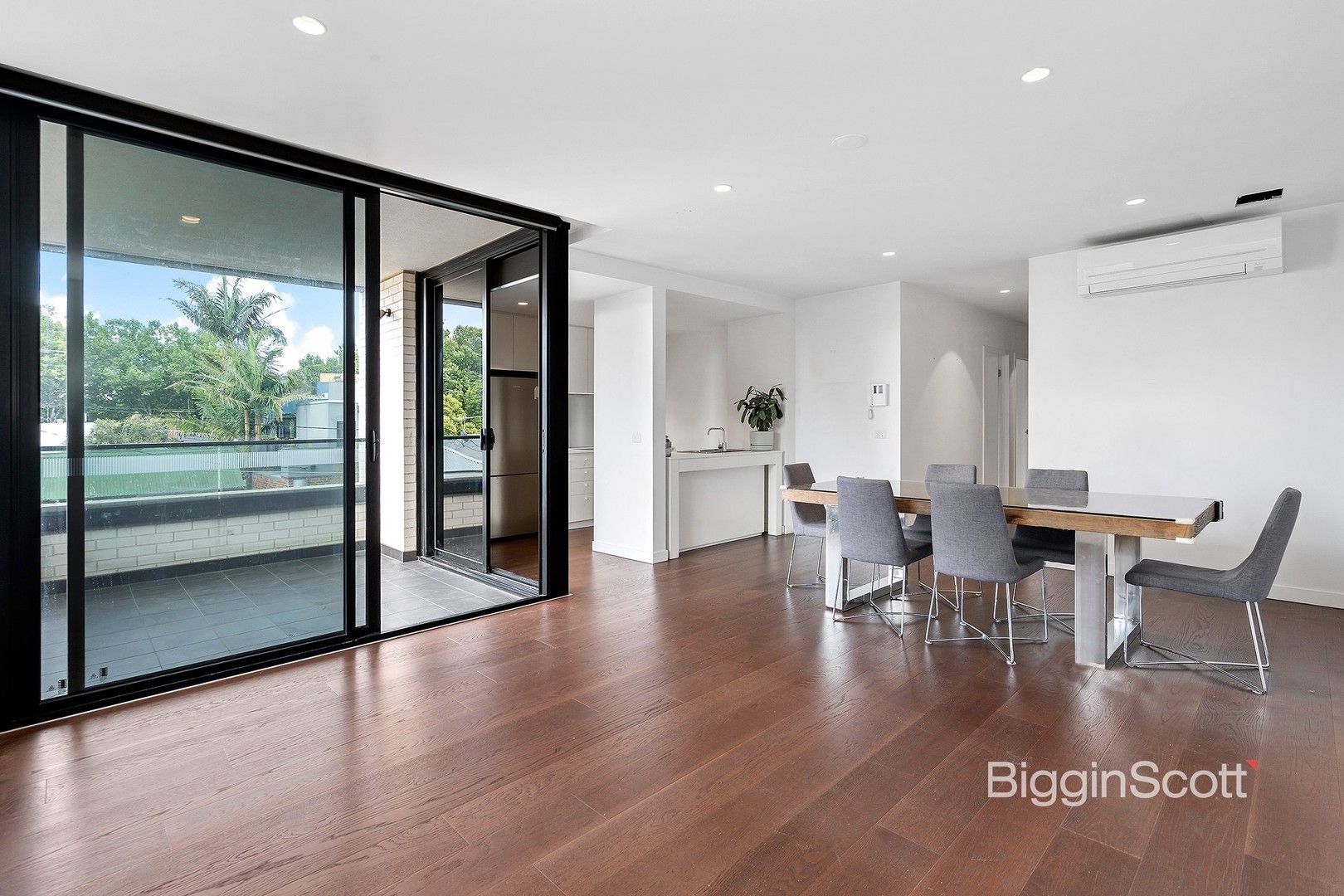 2 bedrooms Apartment / Unit / Flat in 102/10 Jago Street RICHMOND VIC, 3121
