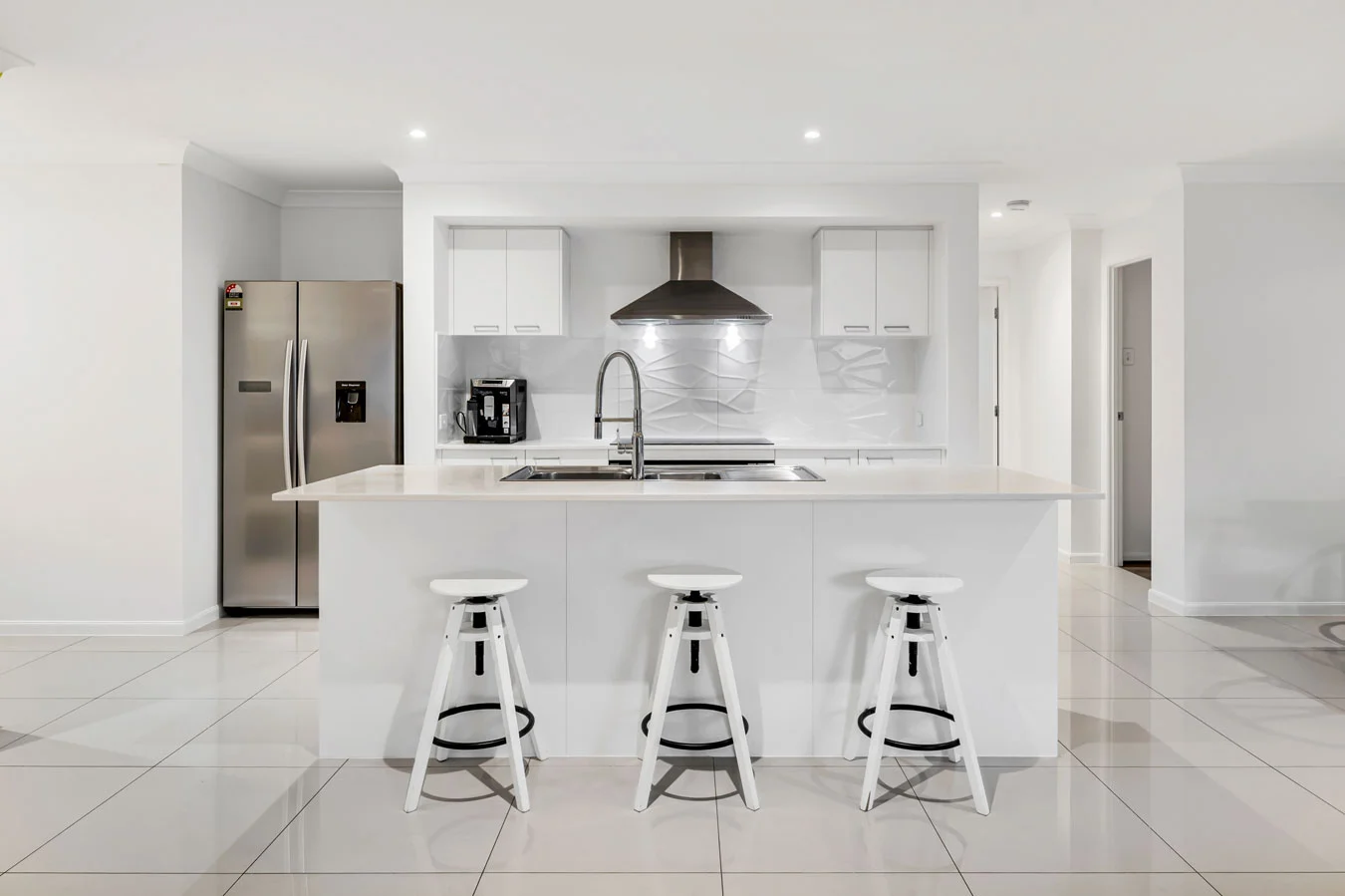 Additional image 3 of 114 Salerno Street, Isle Of Capri QLD 4217