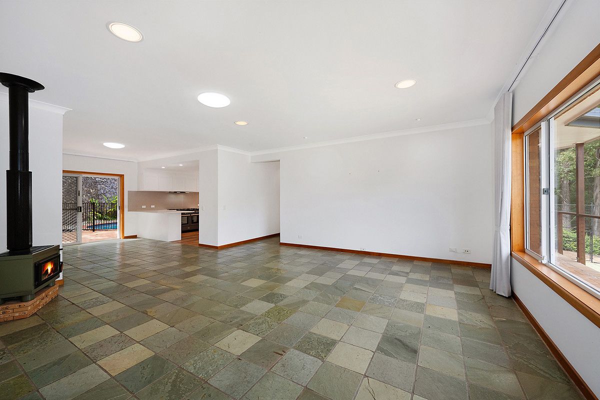 24 Ringway Place, Chapel Hill QLD 4069, Image 2