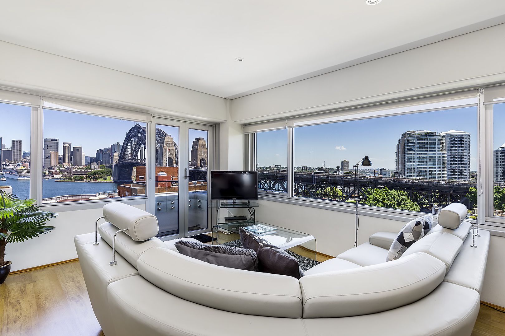 2 bedrooms Apartment / Unit / Flat in 33/48 Upper Pitt St KIRRIBILLI NSW, 2061