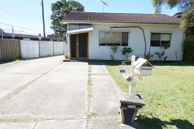 Picture of 32 Cutler Avenue, LANSVALE NSW 2166