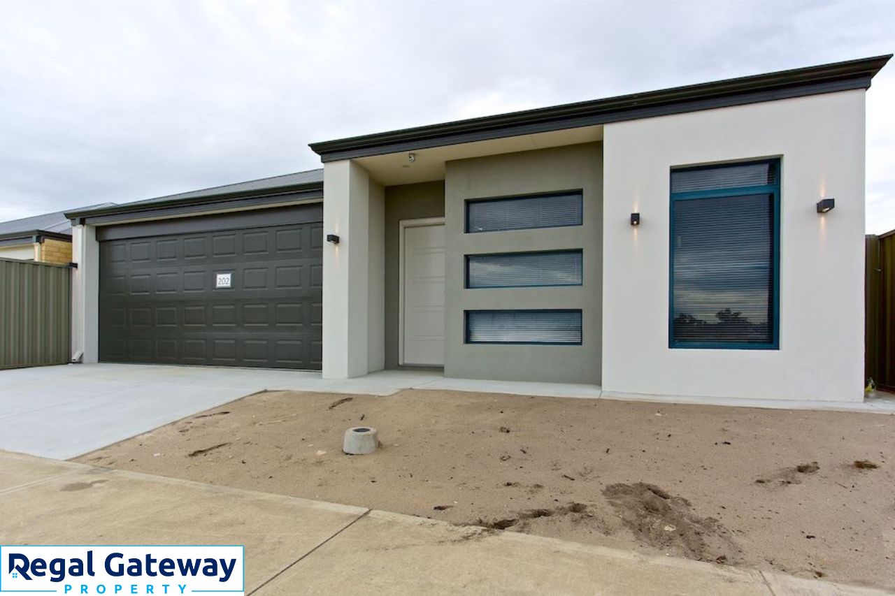 4 bedrooms House in 202 Honeywood Avenue WANDI WA, 6167