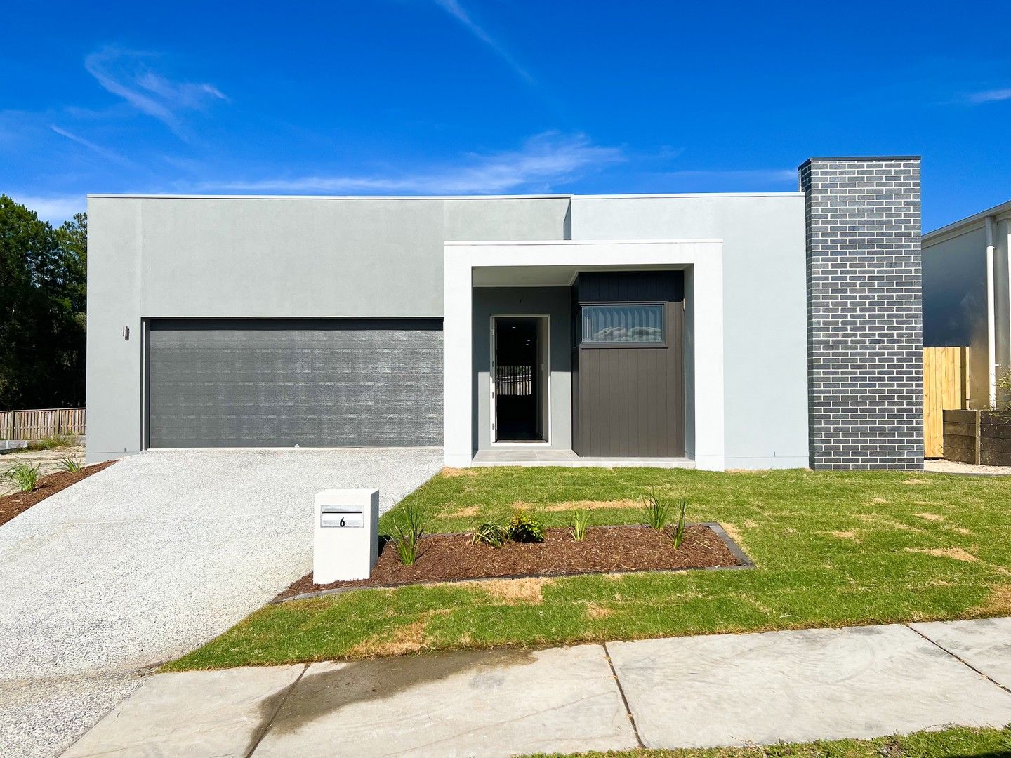 4 bedrooms House in 6 Angelsea Street GREENBANK QLD, 4124