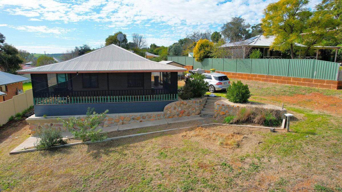 3 bedrooms House in 23 Clinton Street TOODYAY WA, 6566