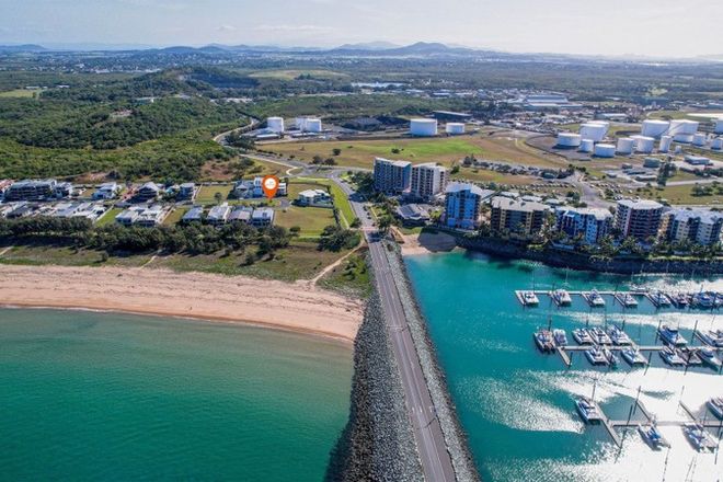 Picture of 1/4 Marina Beach Parade, MACKAY HARBOUR QLD 4740