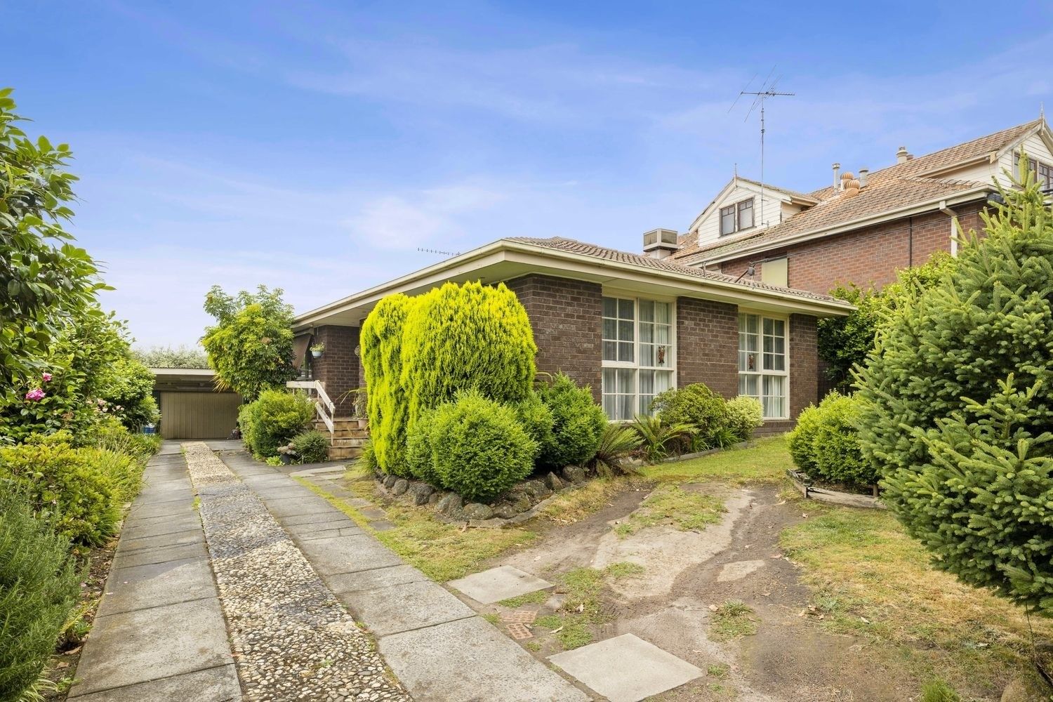3 bedrooms House in 17 England Street BULLEEN VIC, 3105