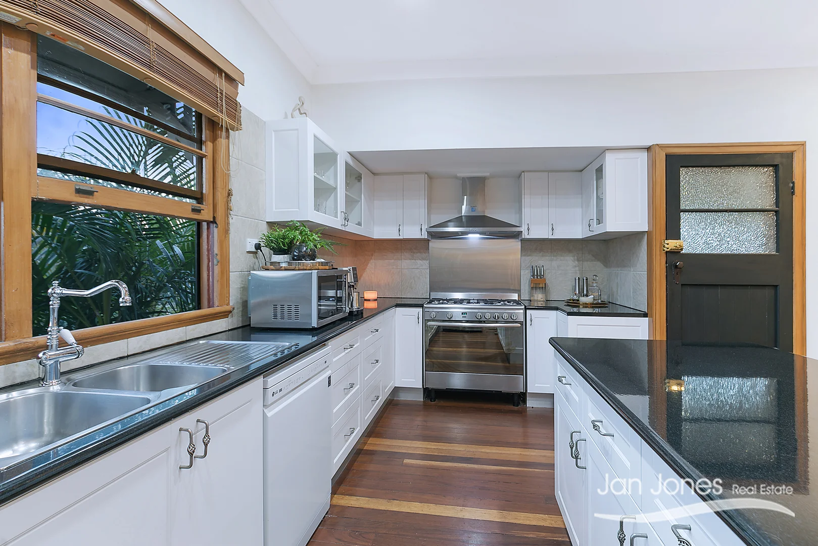 Additional image 10 of 1 Robert Street, Clontarf QLD 4019