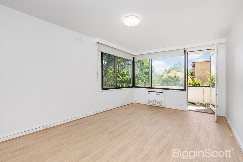 2 bedrooms Apartment / Unit / Flat in 10/205 Dandenong Road PRAHRAN VIC, 3181