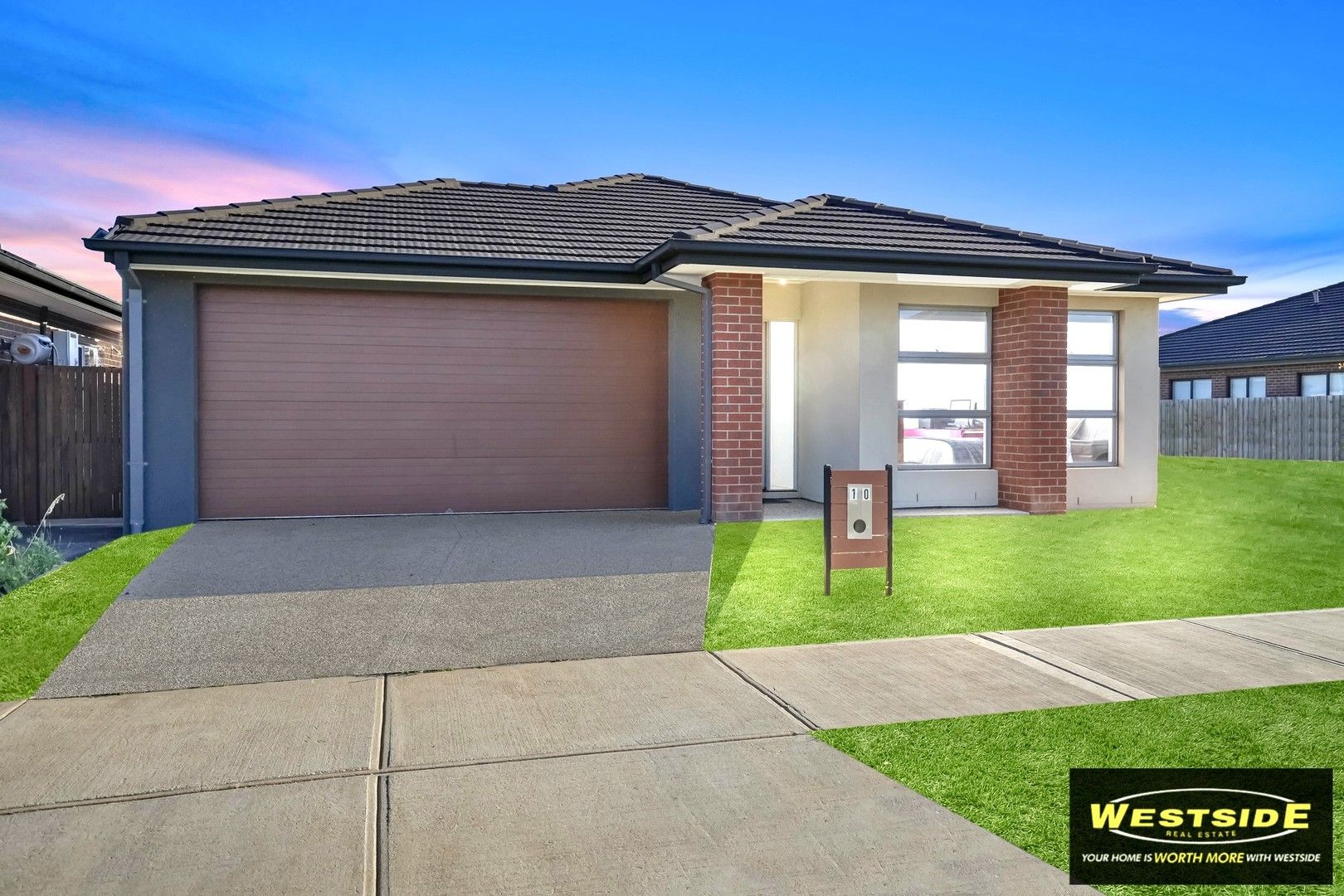 3 bedrooms House in 10 Wallaby Rd ROCKBANK VIC, 3335