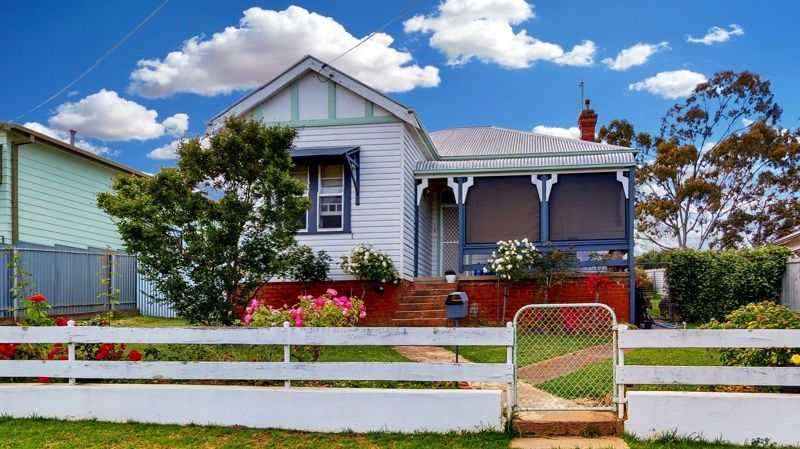 3 bedrooms House in 40 Commins Street JUNEE NSW, 2663