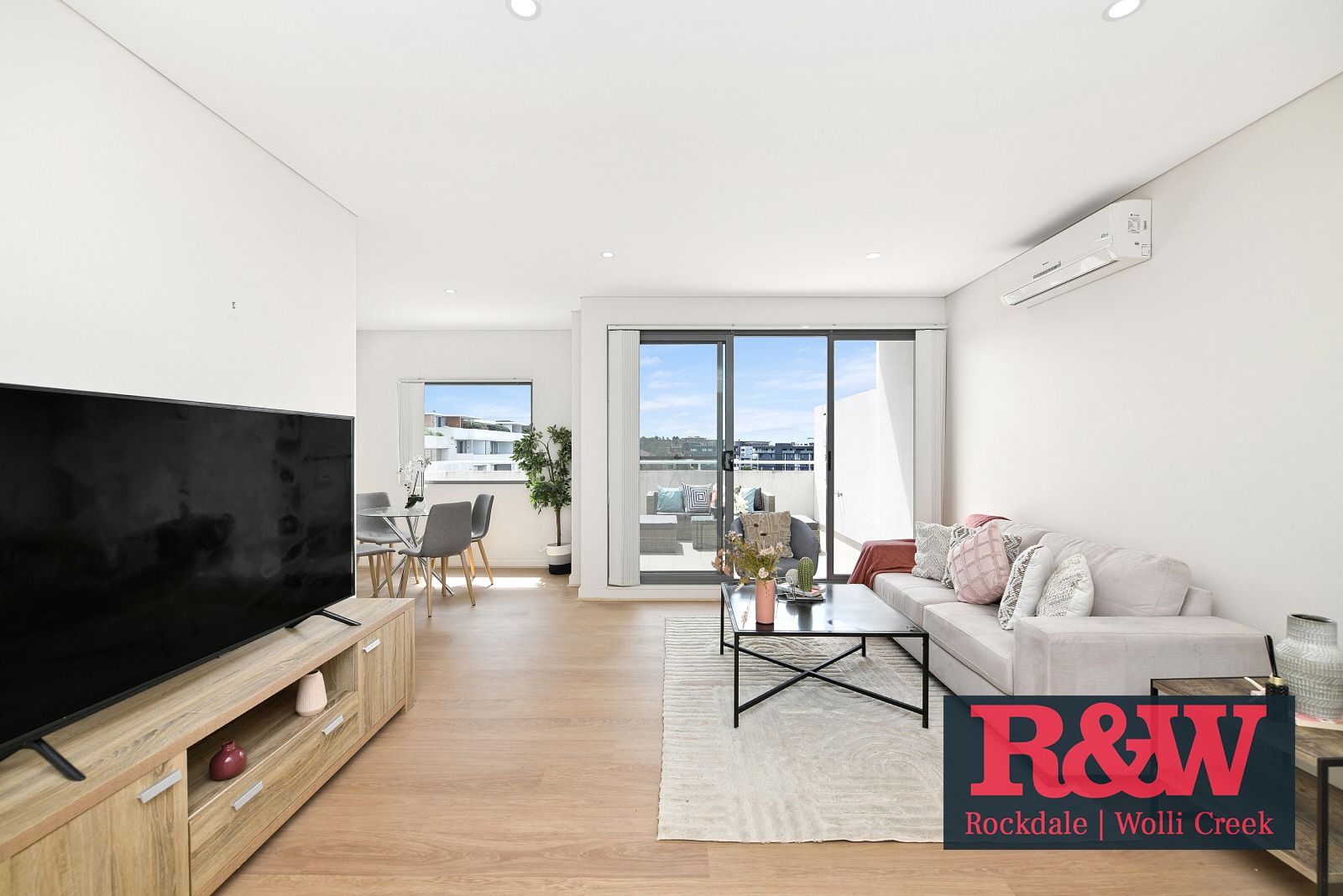 2 bedrooms Apartment / Unit / Flat in 704/52-62 Arncliffe Street WOLLI CREEK NSW, 2205