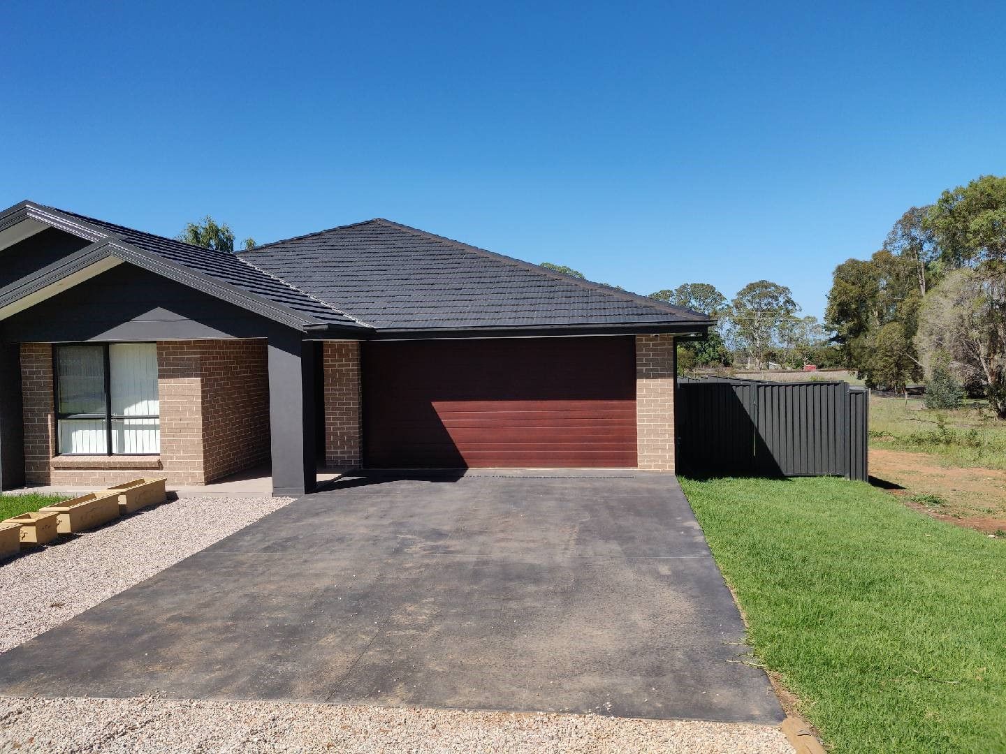 4 bedrooms House in 27 Hogans Drive BARGO NSW, 2574