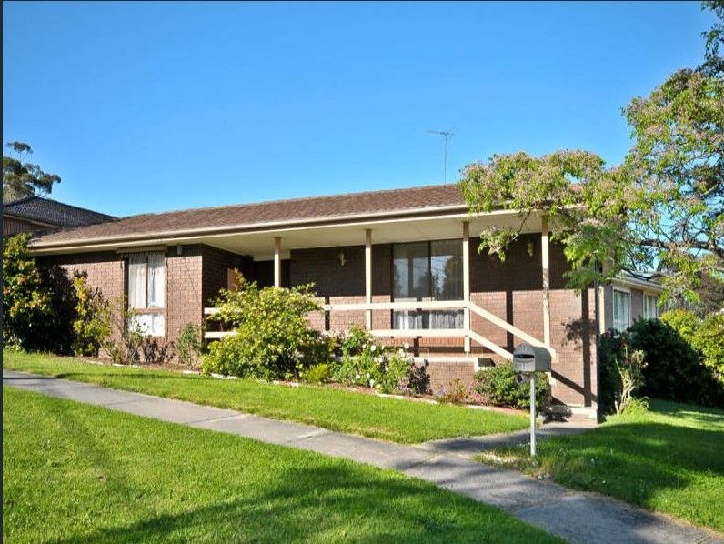 3 bedrooms House in 2 Hazel Rose Court MONTMORENCY VIC, 3094