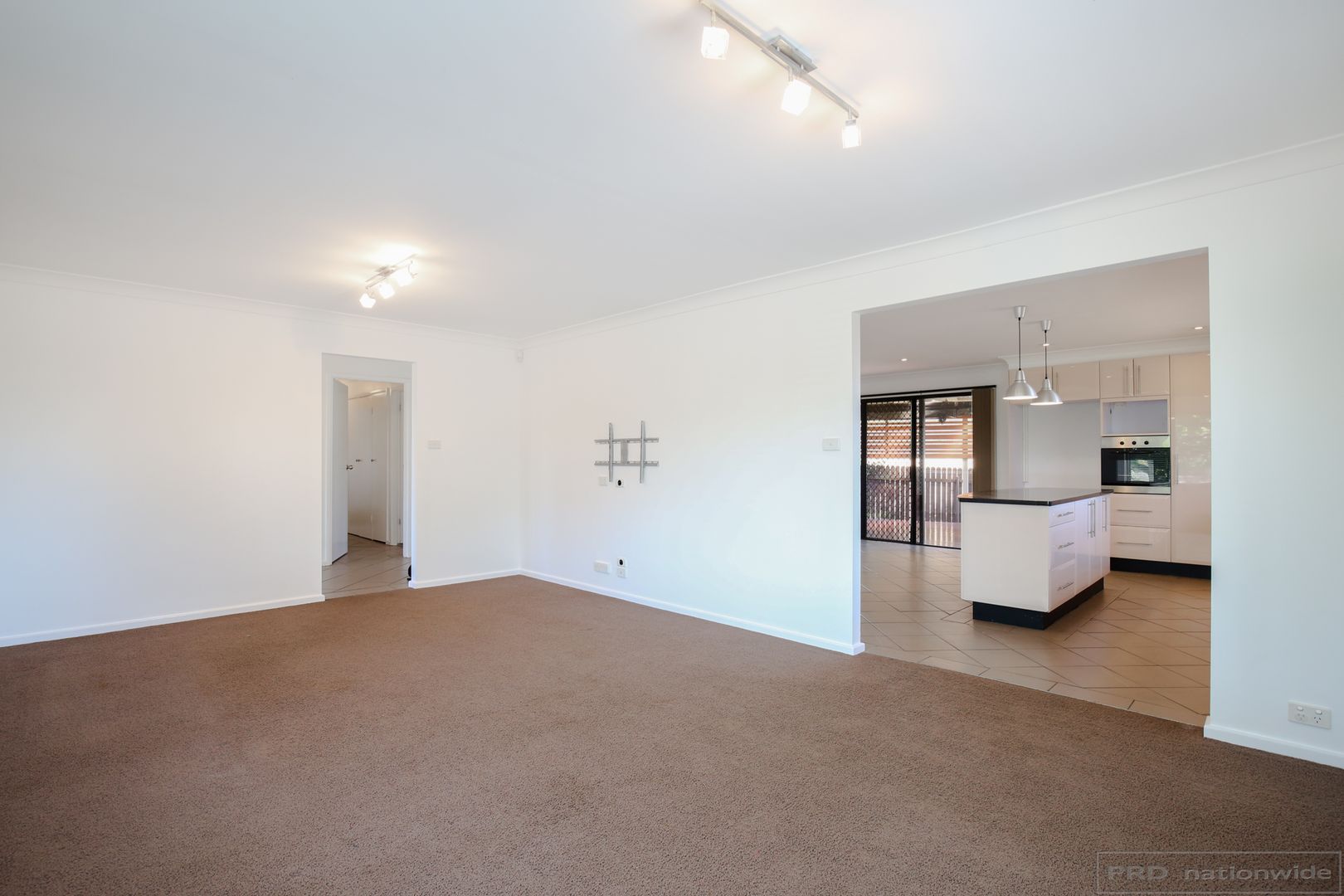 8 Stace Crescent, Tenambit NSW 2323, Image 2