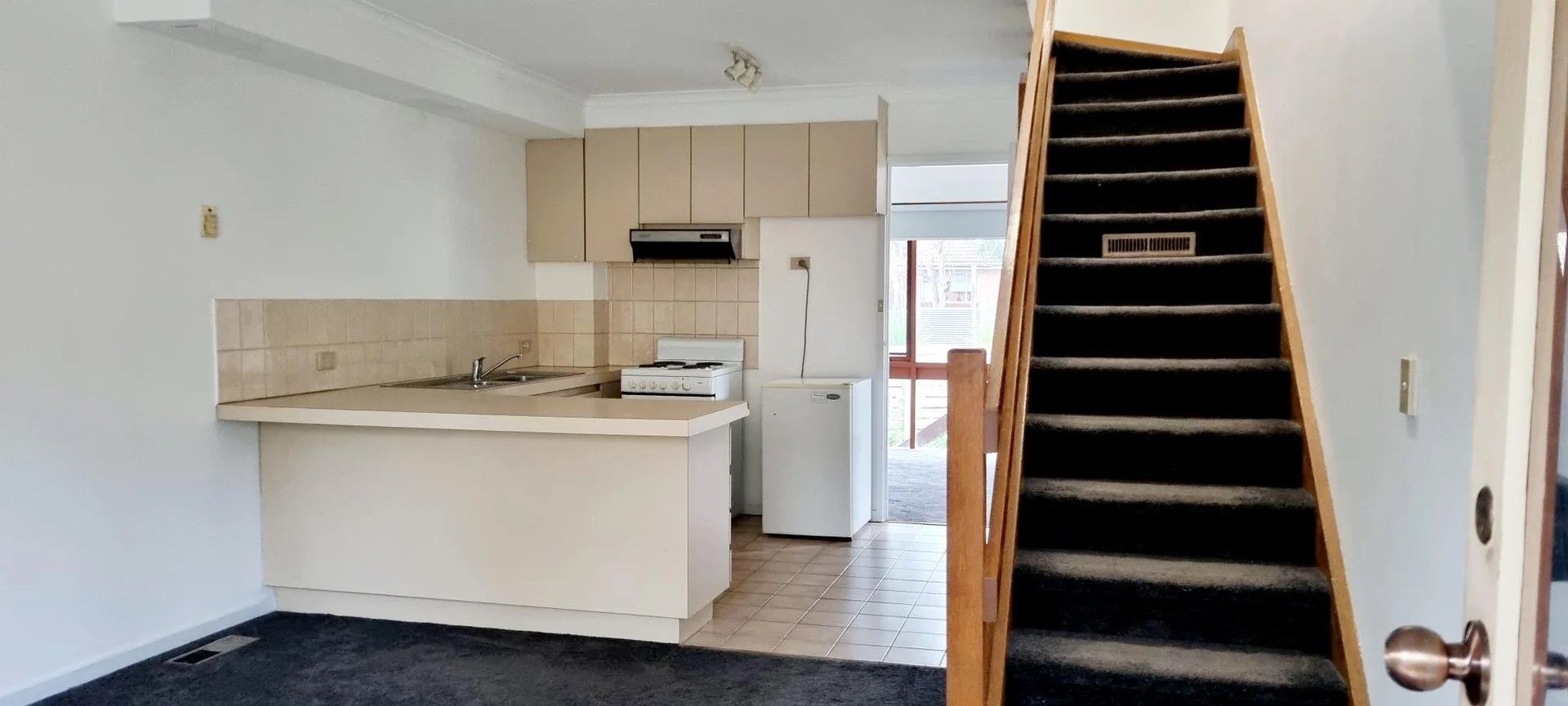 Additional image 3 of 2/23 Station Road, Rosanna VIC 3084