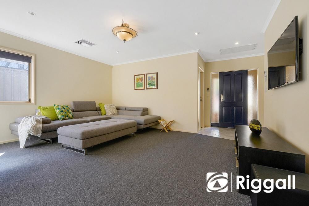 11 Rotz Court, Golden Grove SA 5125, Image 2