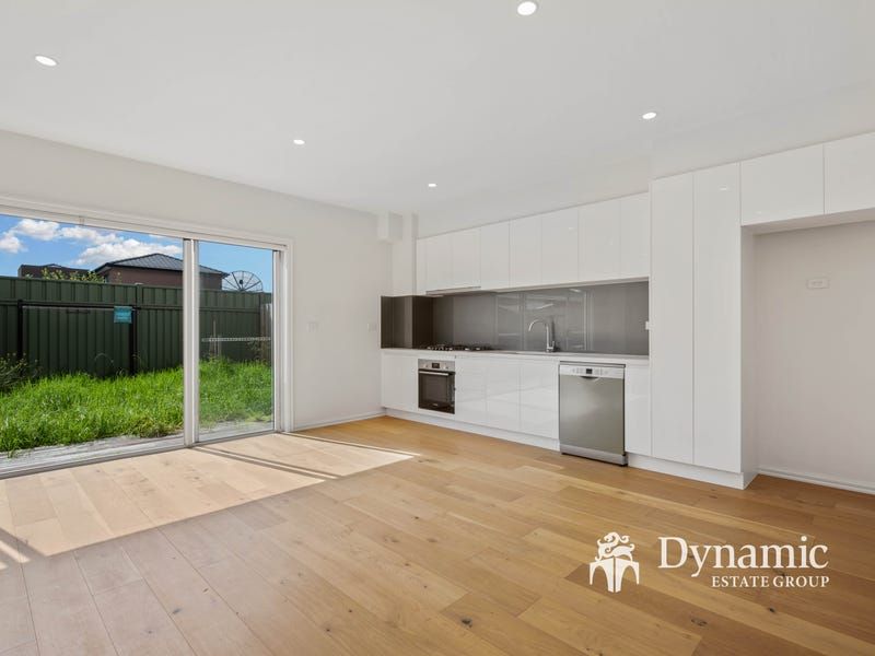 5 bedrooms Townhouse in 3/26 Oakes Ave CLAYTON SOUTH VIC, 3169