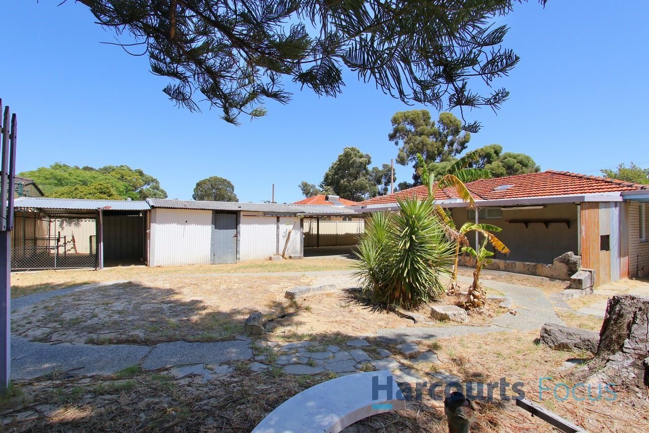3 bedrooms House in 229 Seventh Road ARMADALE WA, 6112