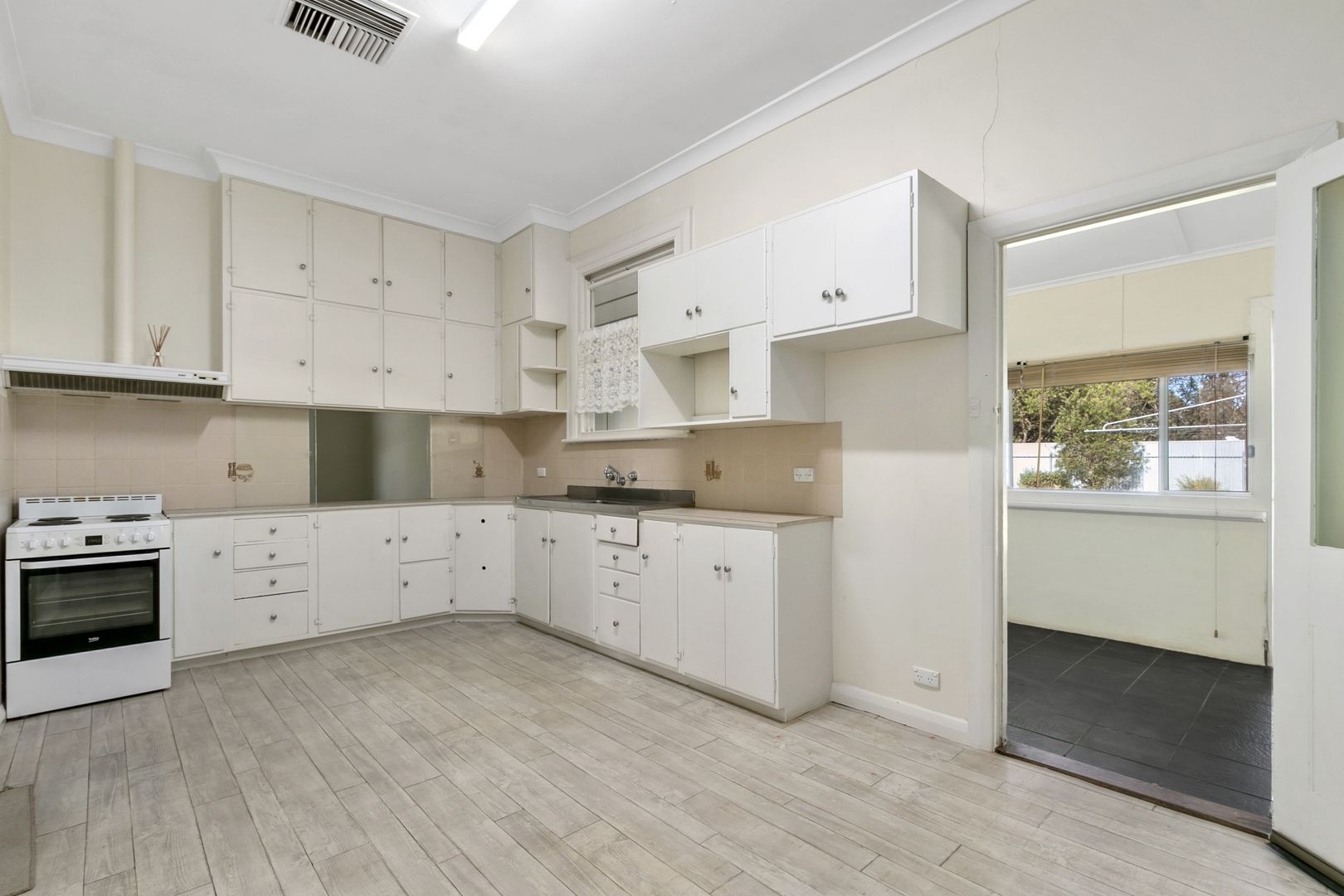 24 Sixth Street, Booborowie SA 5417, Image 2