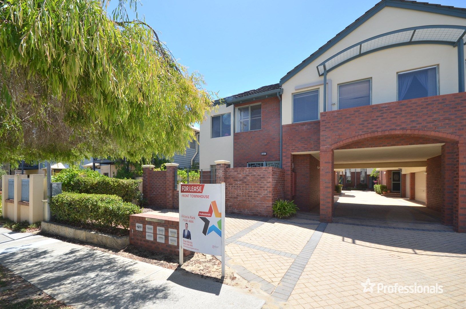 3 bedrooms Townhouse in 1/33 Leonard Street VICTORIA PARK WA, 6100