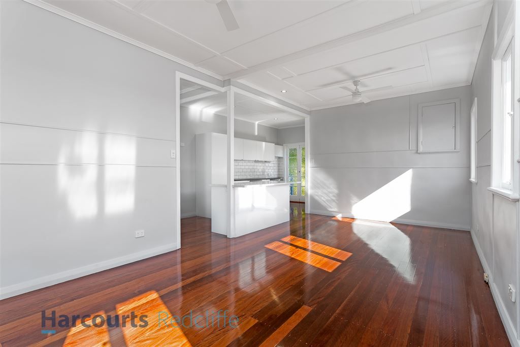 77 Victoria Avenue, Woody Point QLD 4019, Image 2