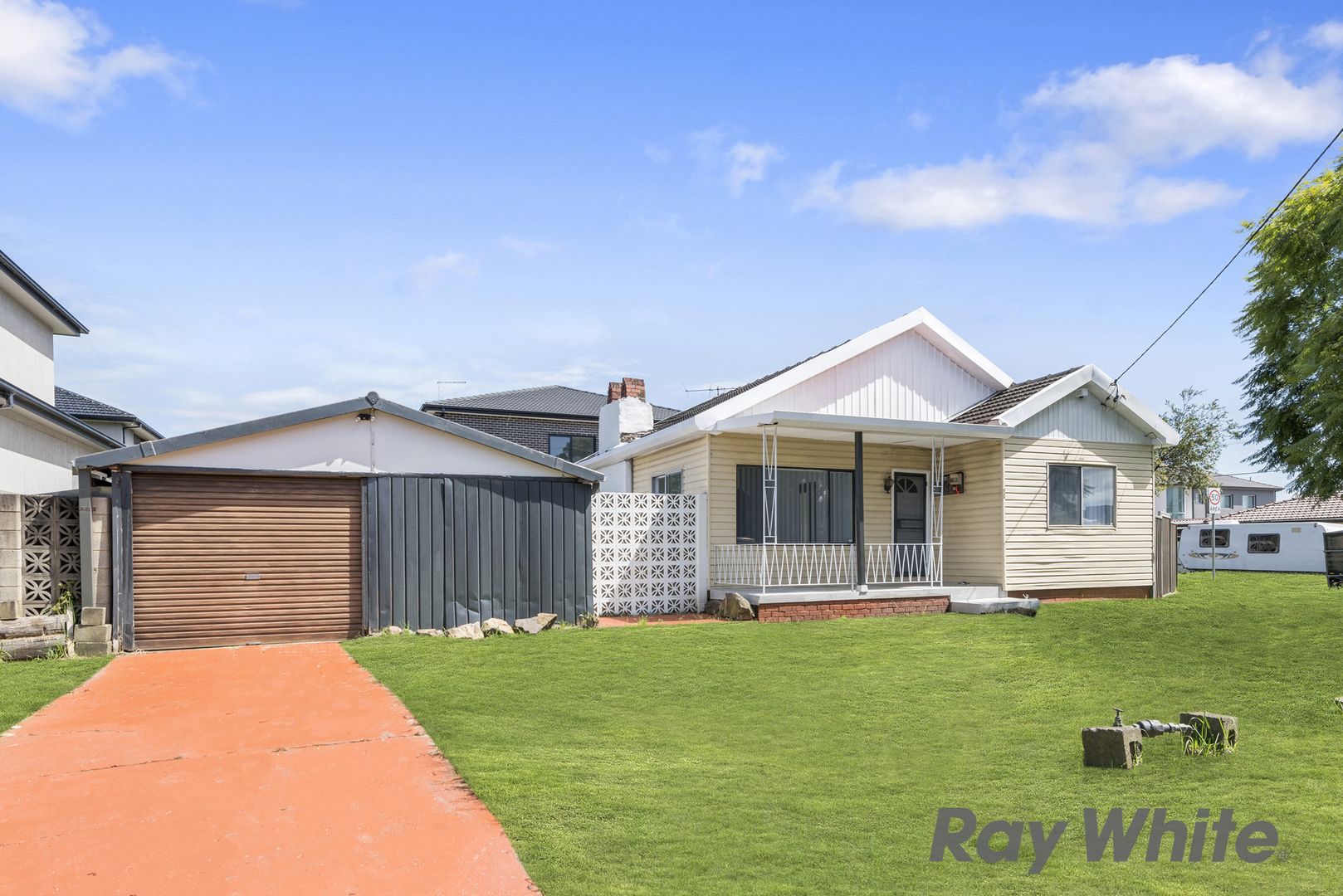 3 bedrooms House in 90 Roberts Road GREENACRE NSW, 2190