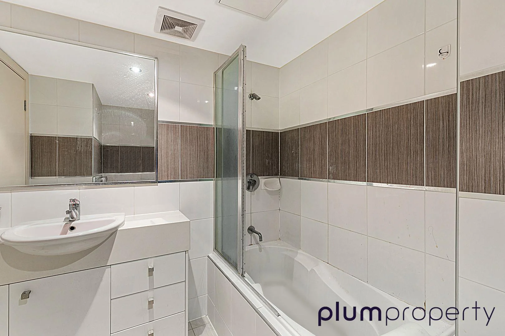 Additional image 6 of 2/69 Durham Street, St Lucia QLD 4067