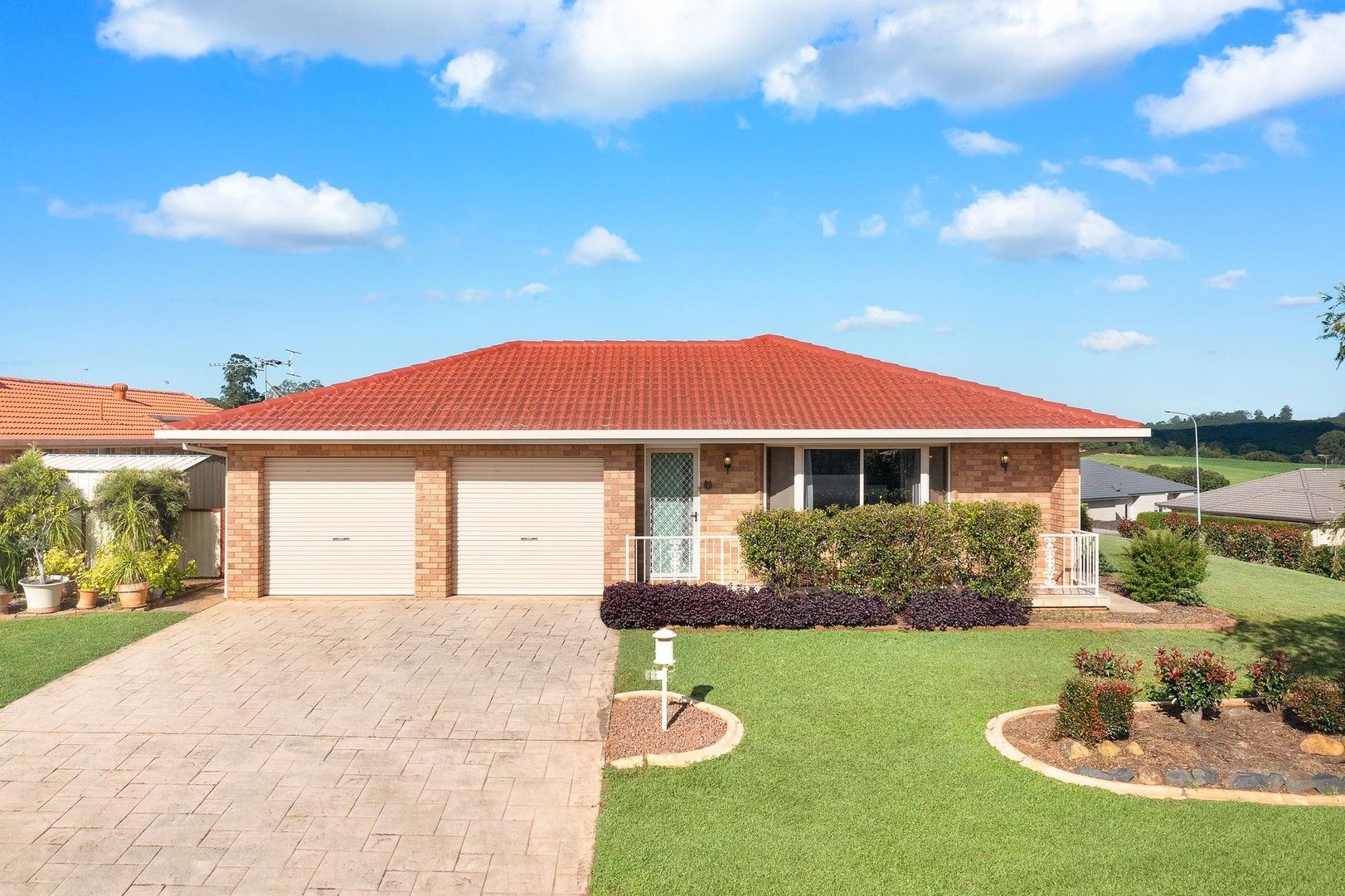 4 bedrooms House in 12 Waratah Way GOONELLABAH NSW, 2480