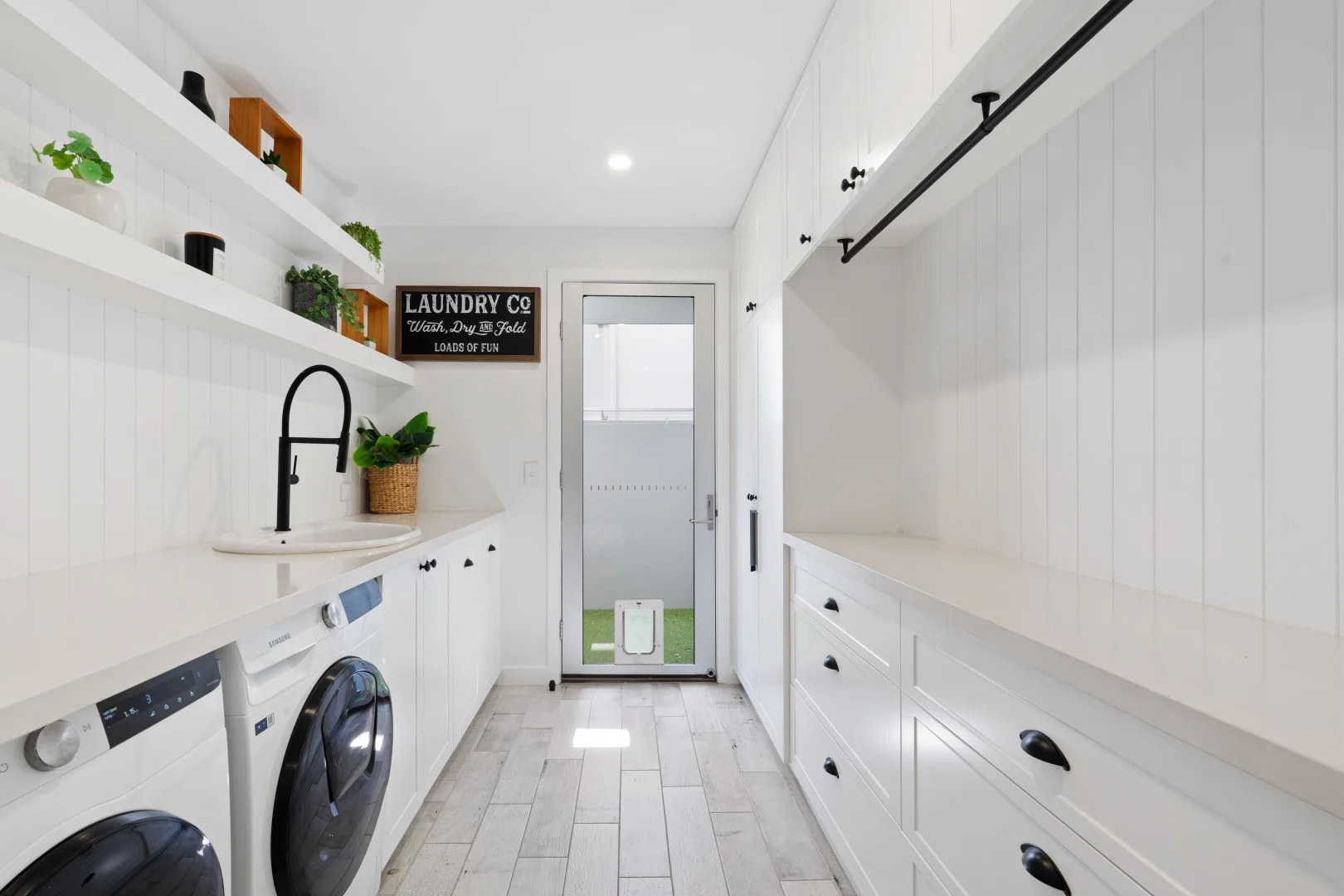 Additional image 18 of 97 Sir Bruce Small Boulevard, Benowa Waters QLD 4217