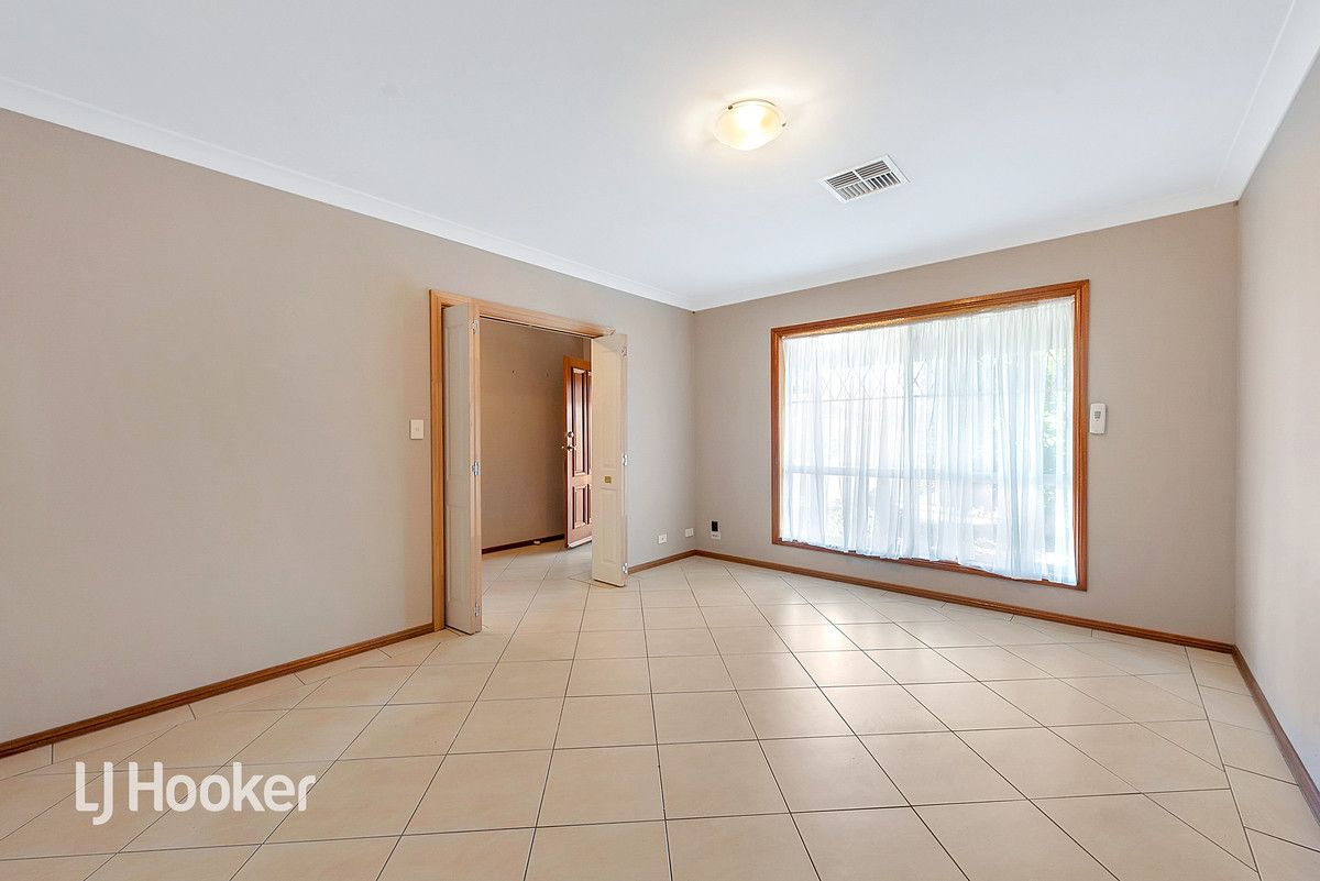 5 Greenlea Court Munno Para West SA 5115 House For Rent Domain