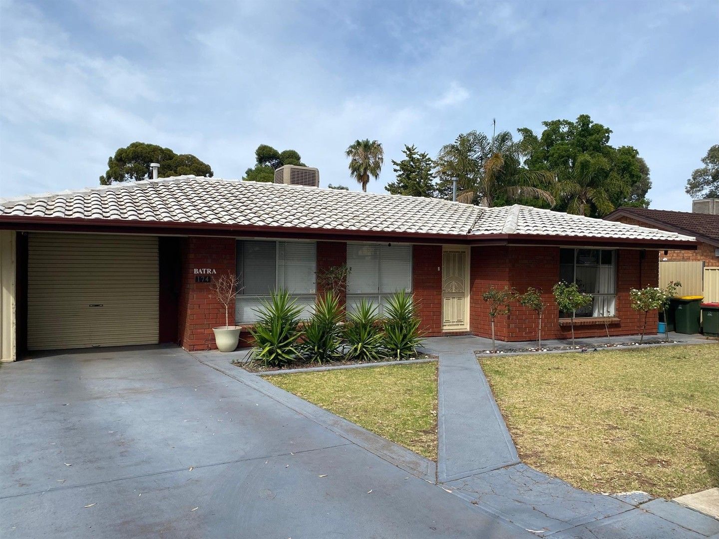 3 bedrooms House in 174 Kings Road PARAFIELD GARDENS SA, 5107