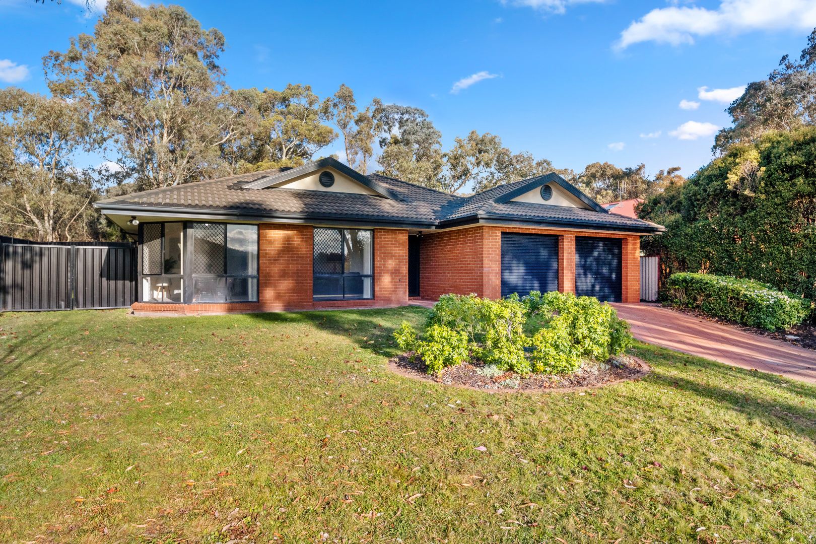 12 Frangipani Place, Jerrabomberra NSW 2619, Image 2