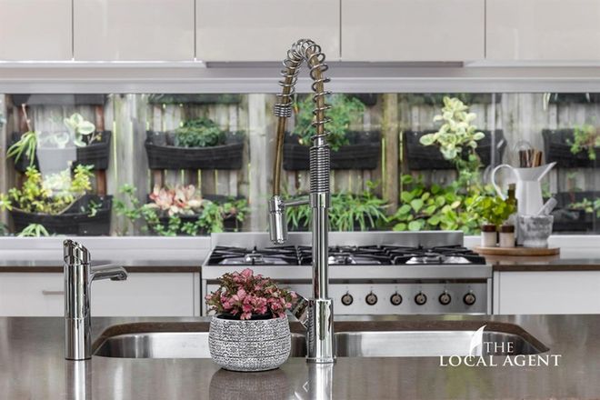 39 Arabilia Street Holland Park 4121 - Image 3