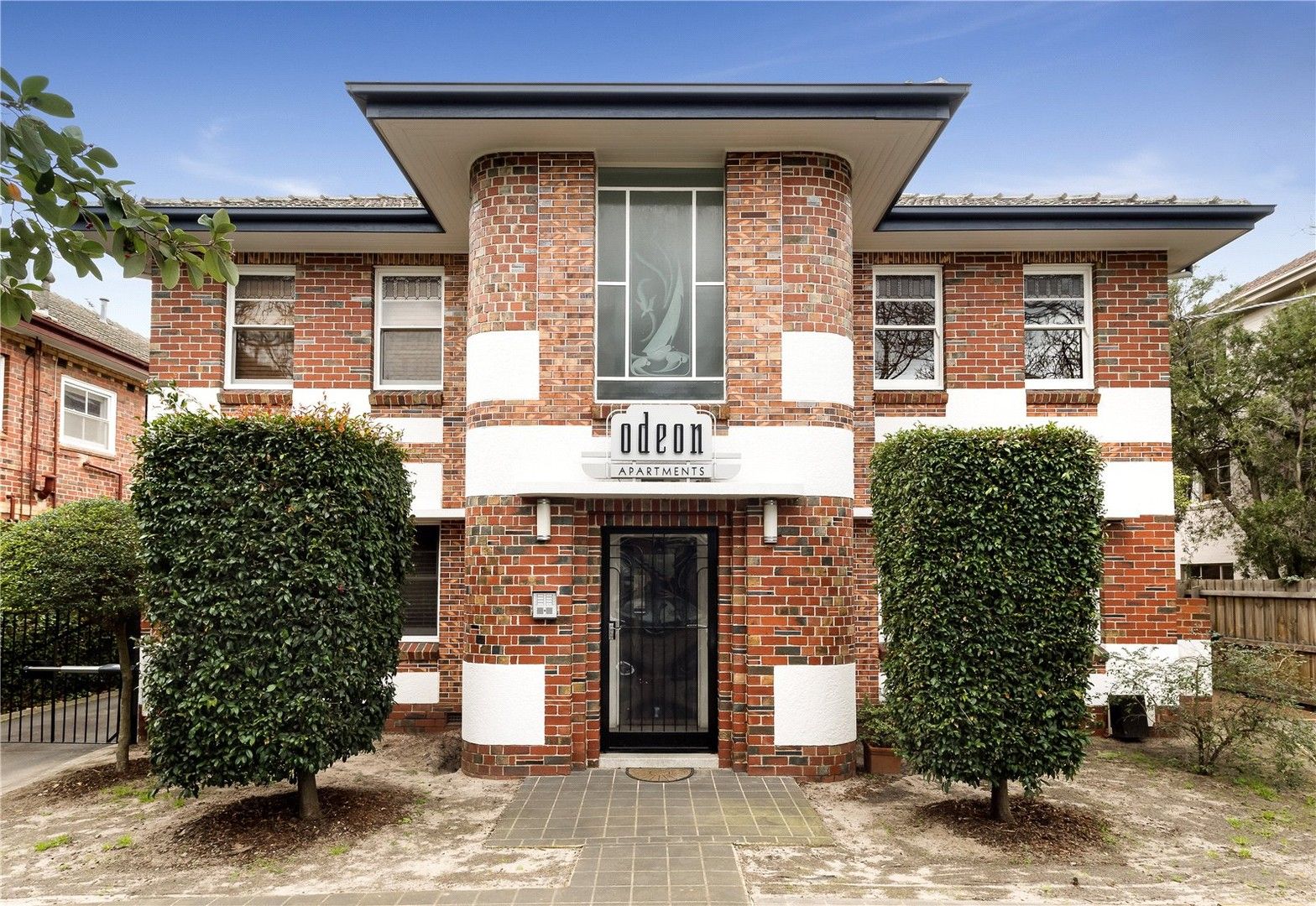 1 bedrooms Apartment / Unit / Flat in 2/3 Lansdowne Road ST KILDA EAST VIC, 3183